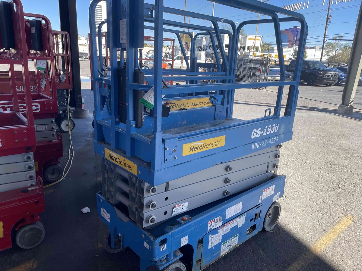 2018 Genie GS-1930