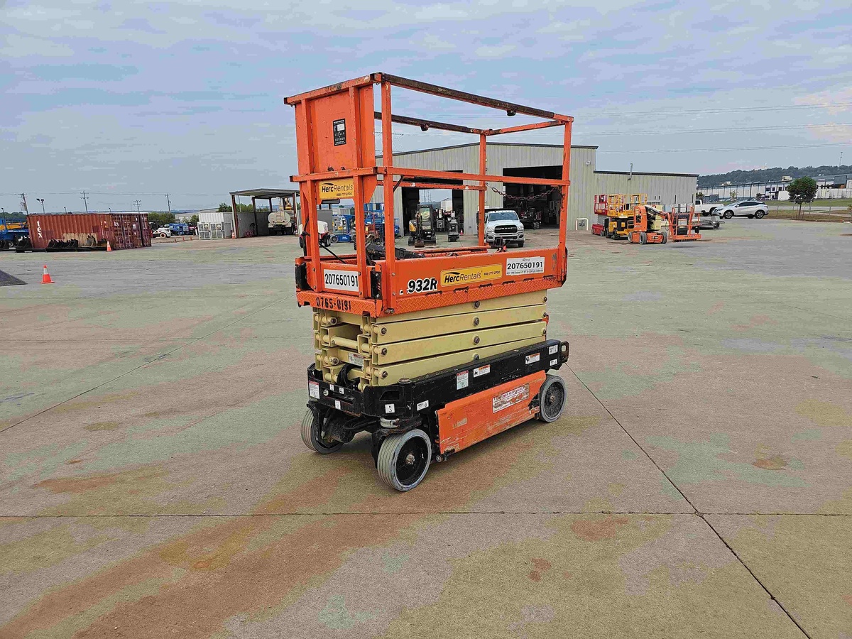 2018 JLG 1932R-5