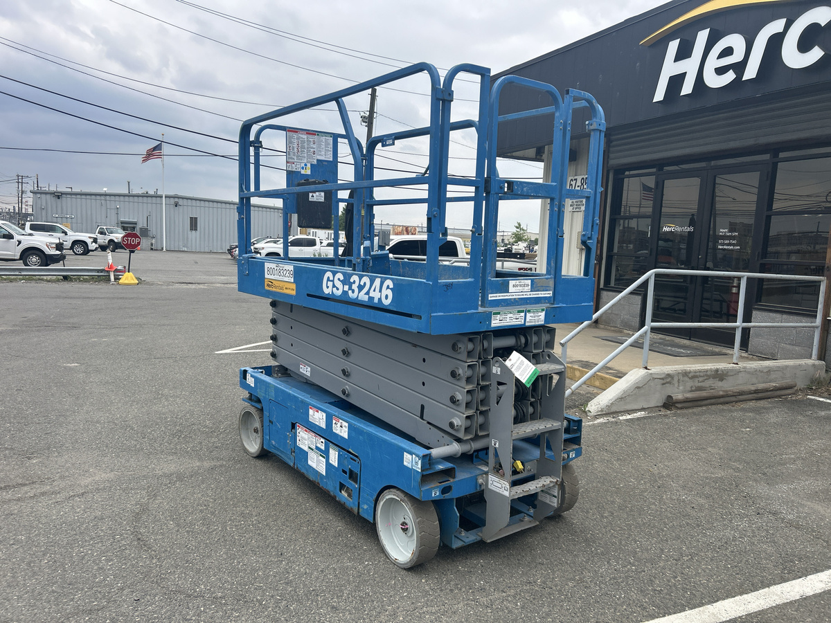 2017 Genie GS-3246-2