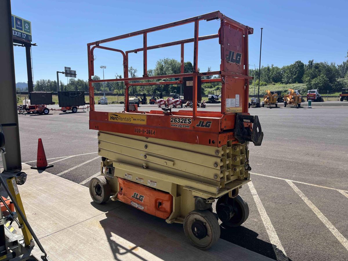 2016 JLG 2632ES-2