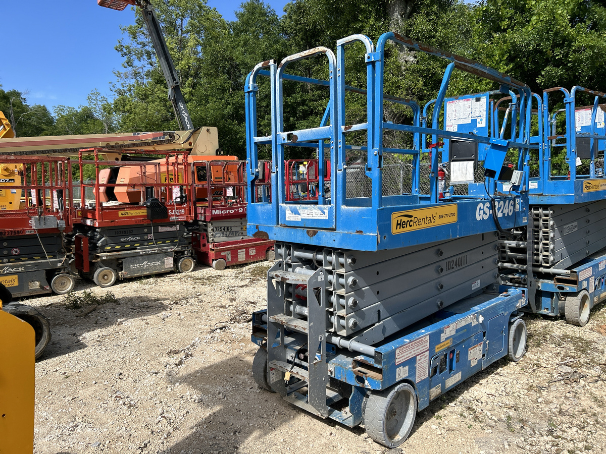 2018 Genie GS-3246