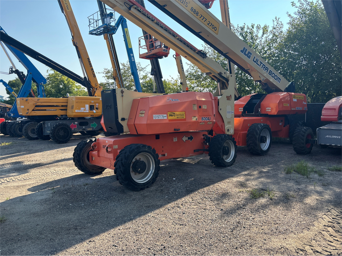 2016 JLG 800AJ