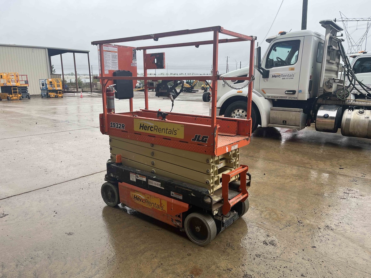 2018 JLG 1932R