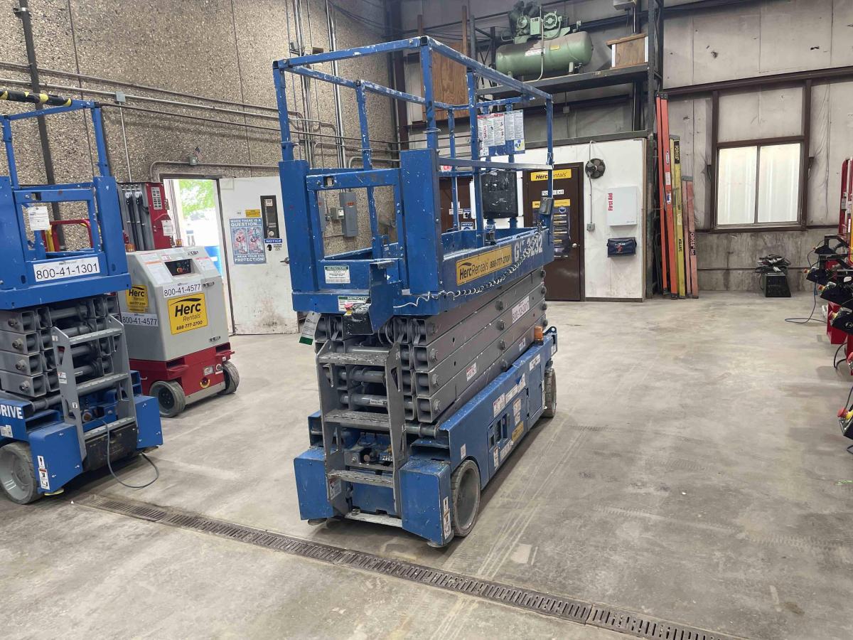 2016 Genie GS-3232