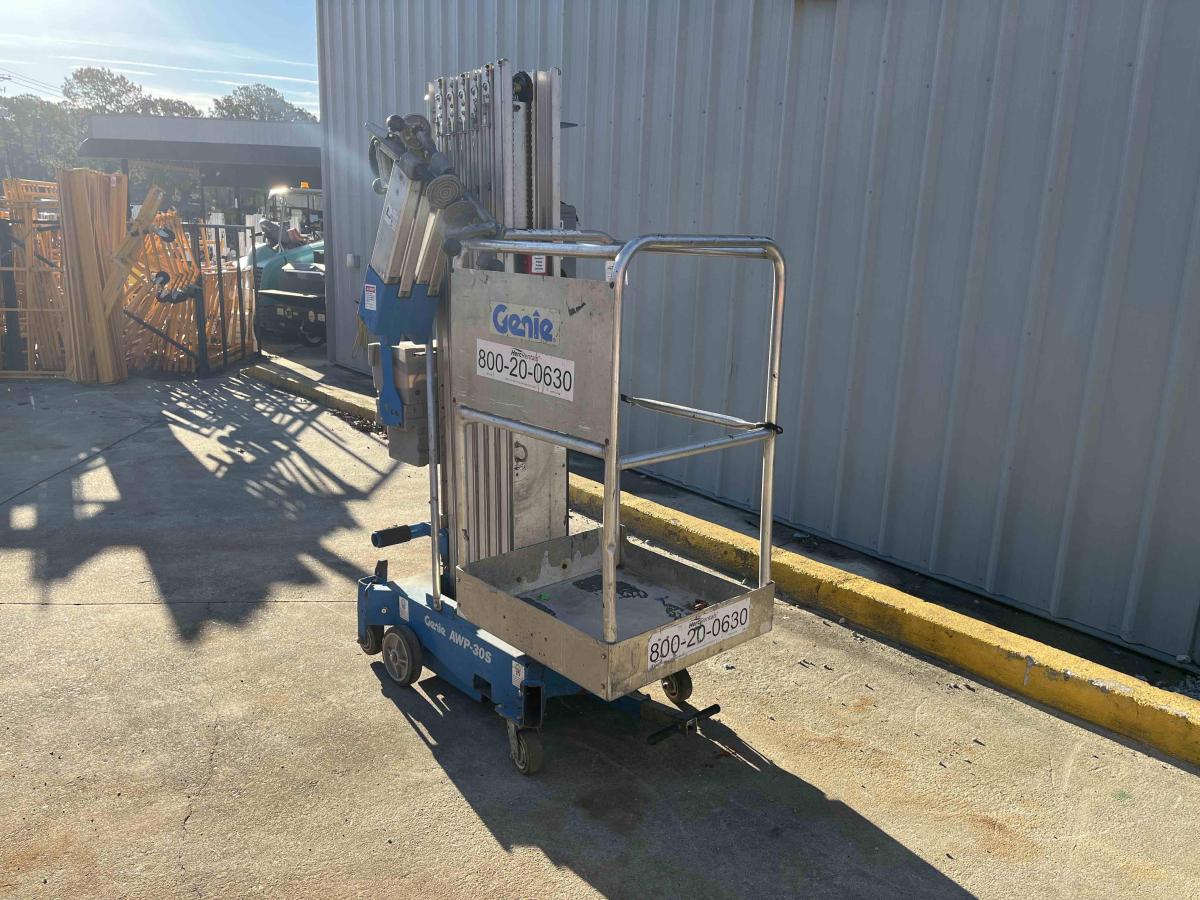 2018 Genie AWP-30S