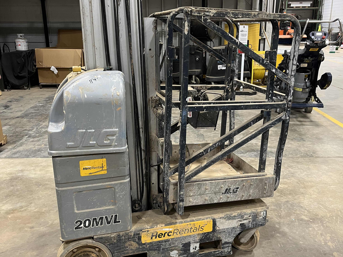 2018 JLG 20MVL