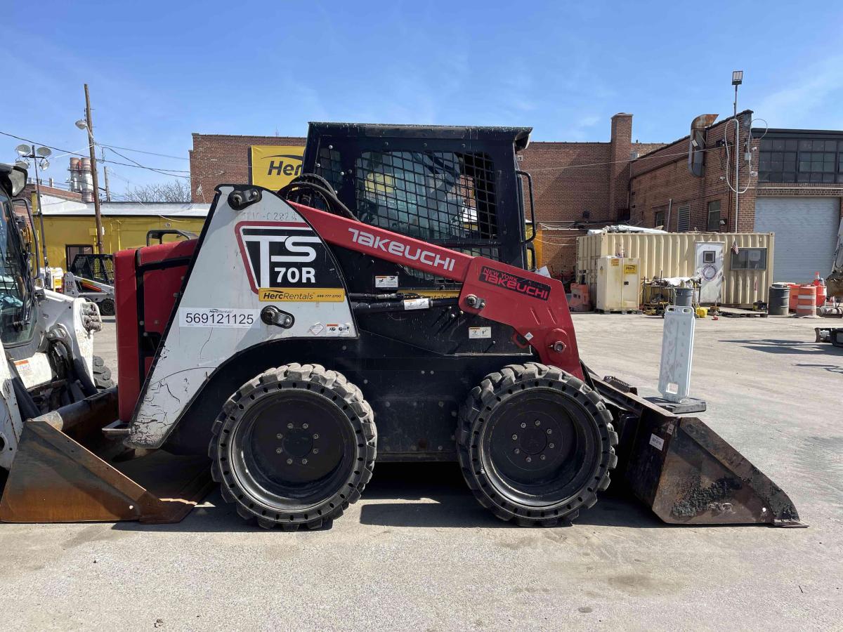 2016 Takeuchi TS70R