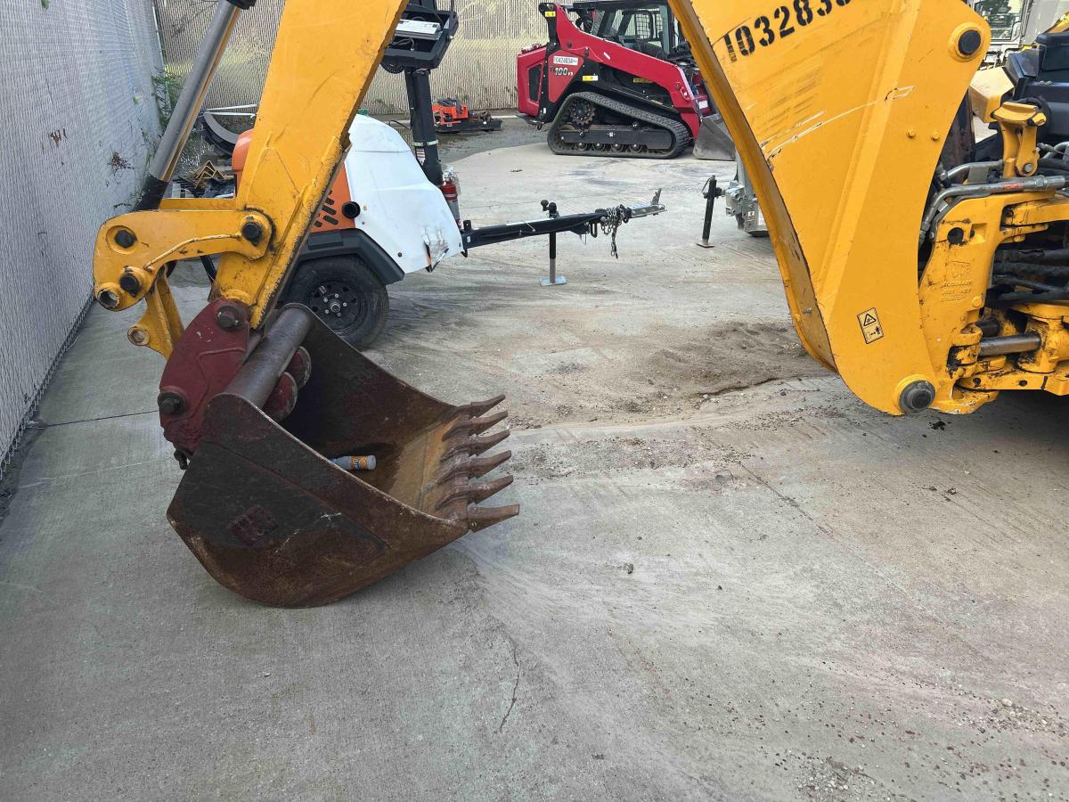 2021 JCB 3CX-6