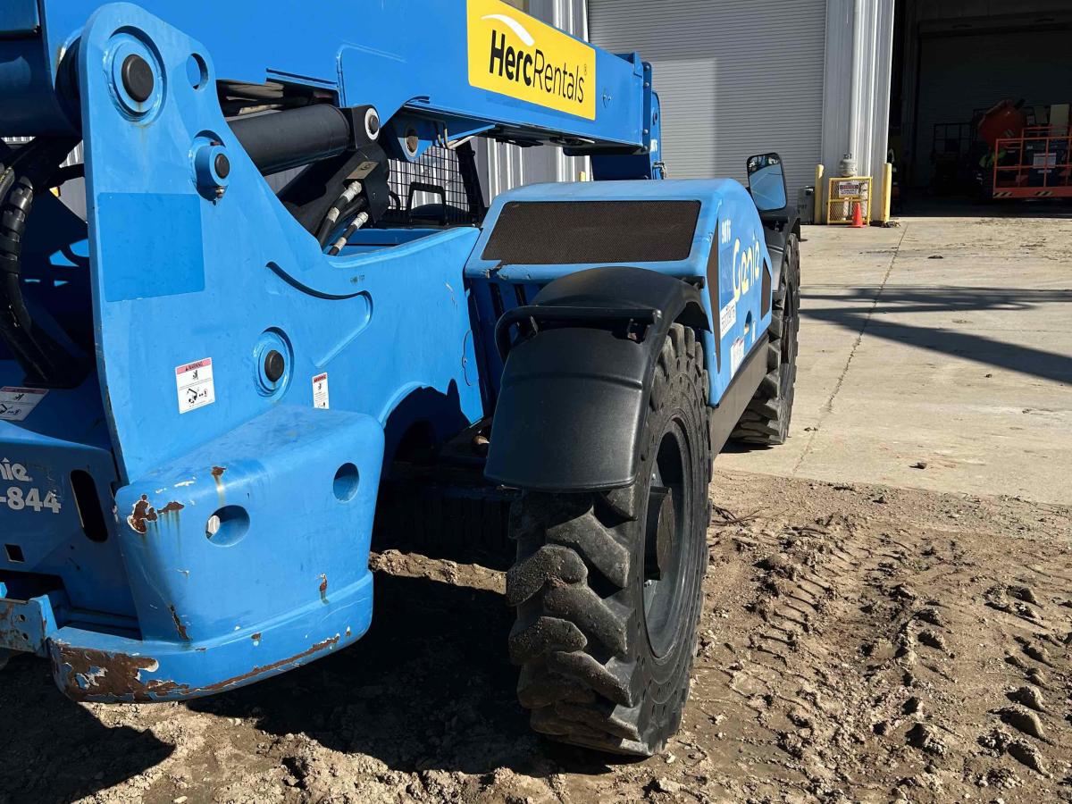 2018 Genie GTH 844