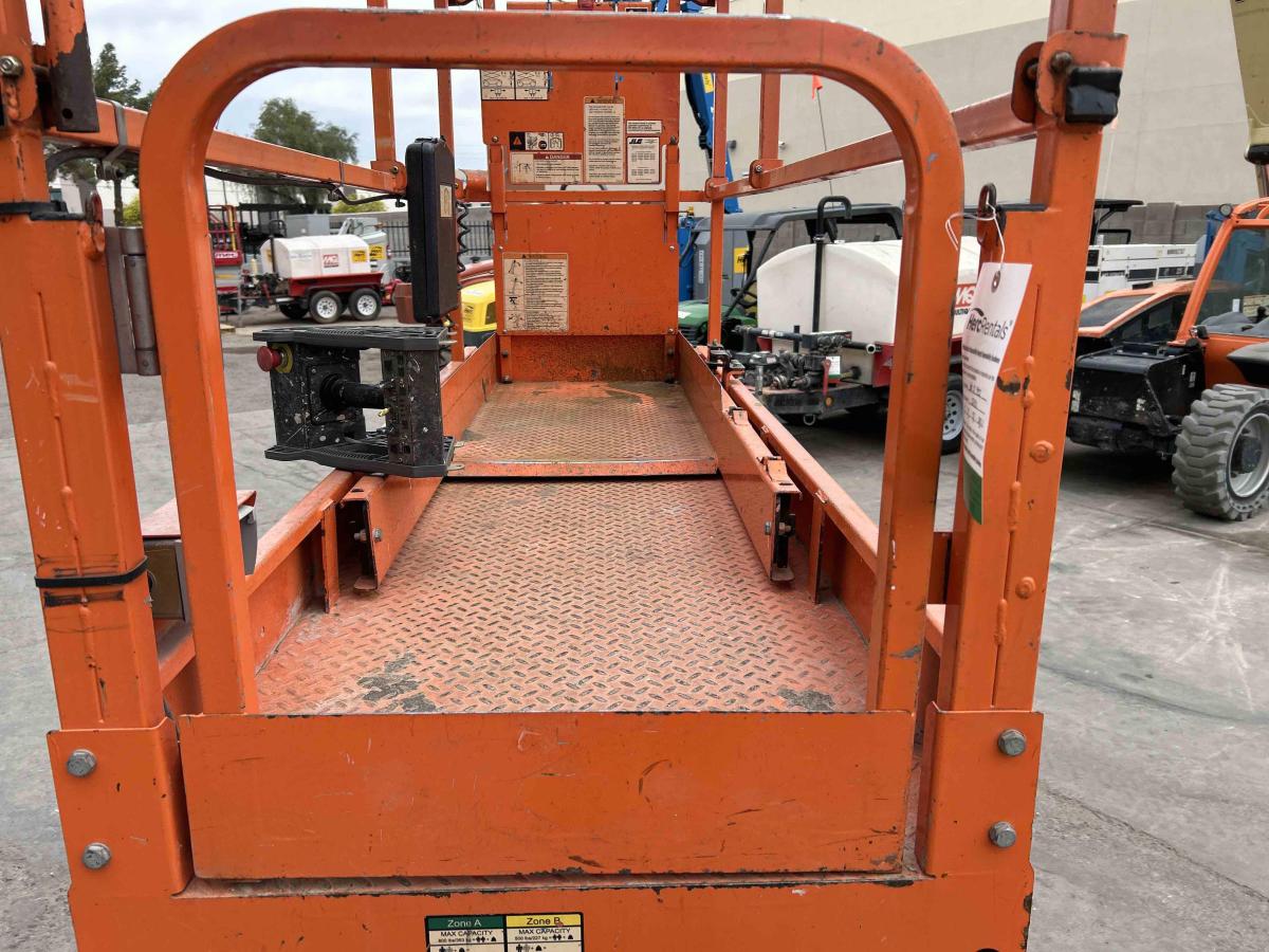 2018 JLG 2632ES