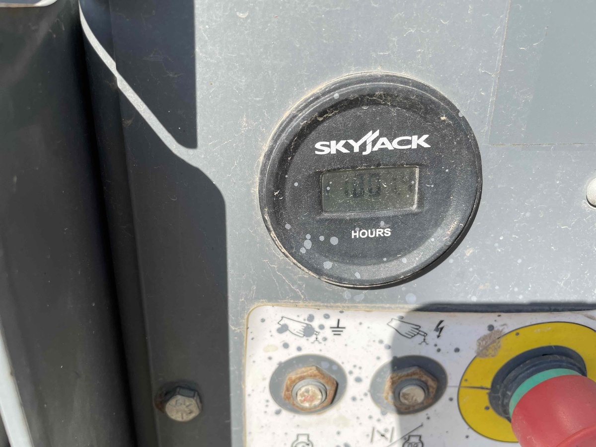 2018 Skyjack SJ-6826RT-9