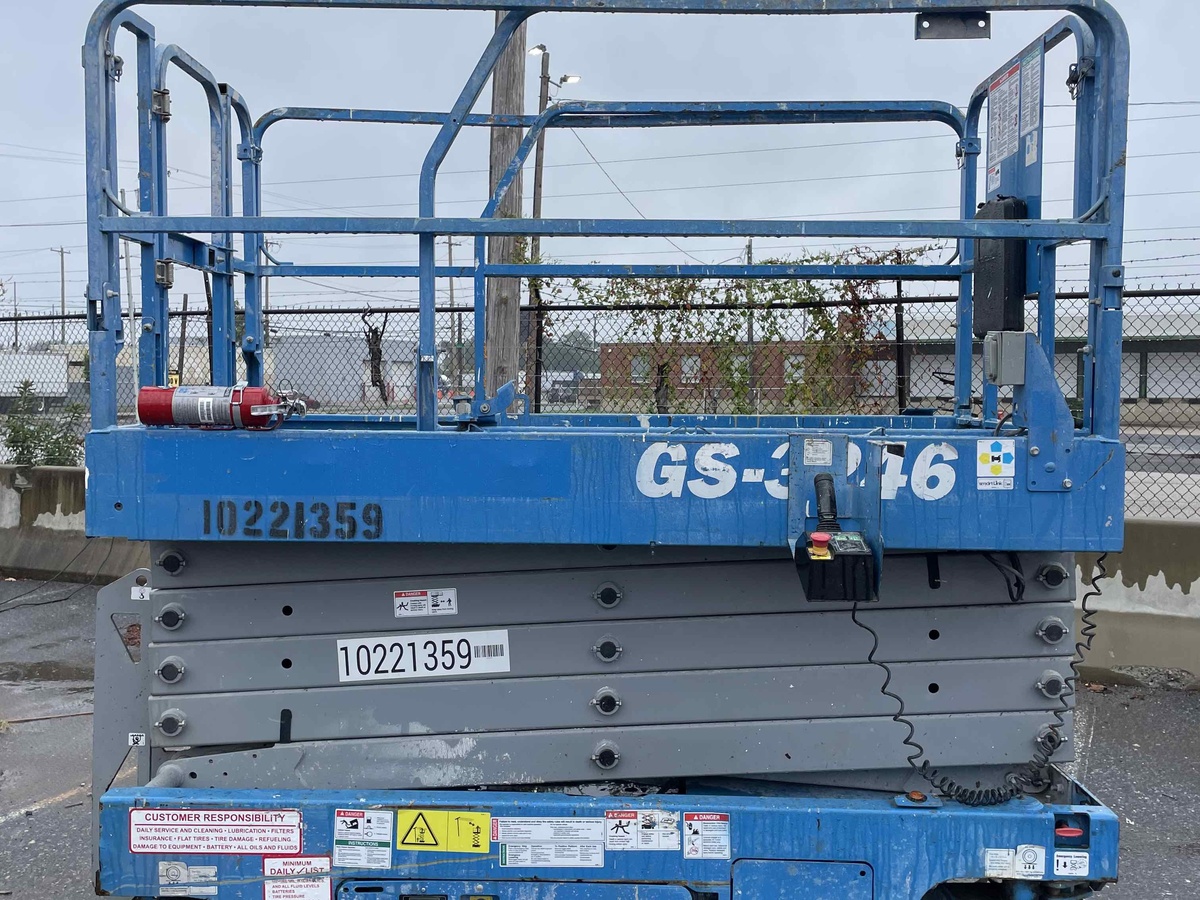 2017 Genie GS-3246-5