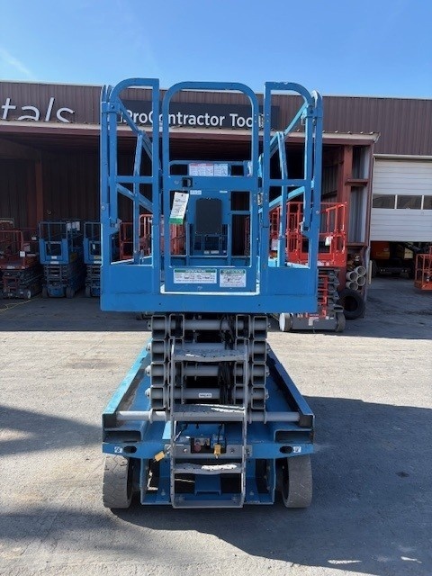 2017 Genie GS-3246-2