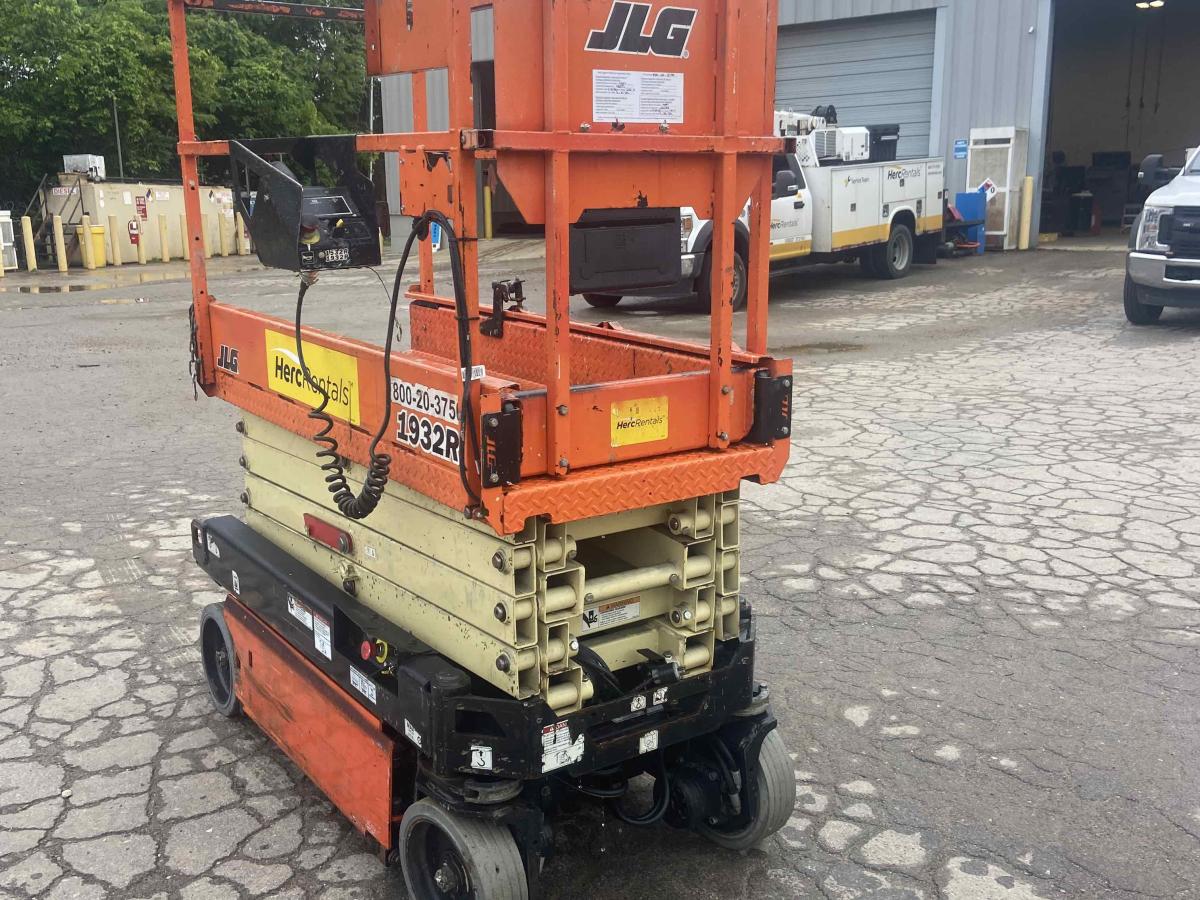 2018 JLG 1932R