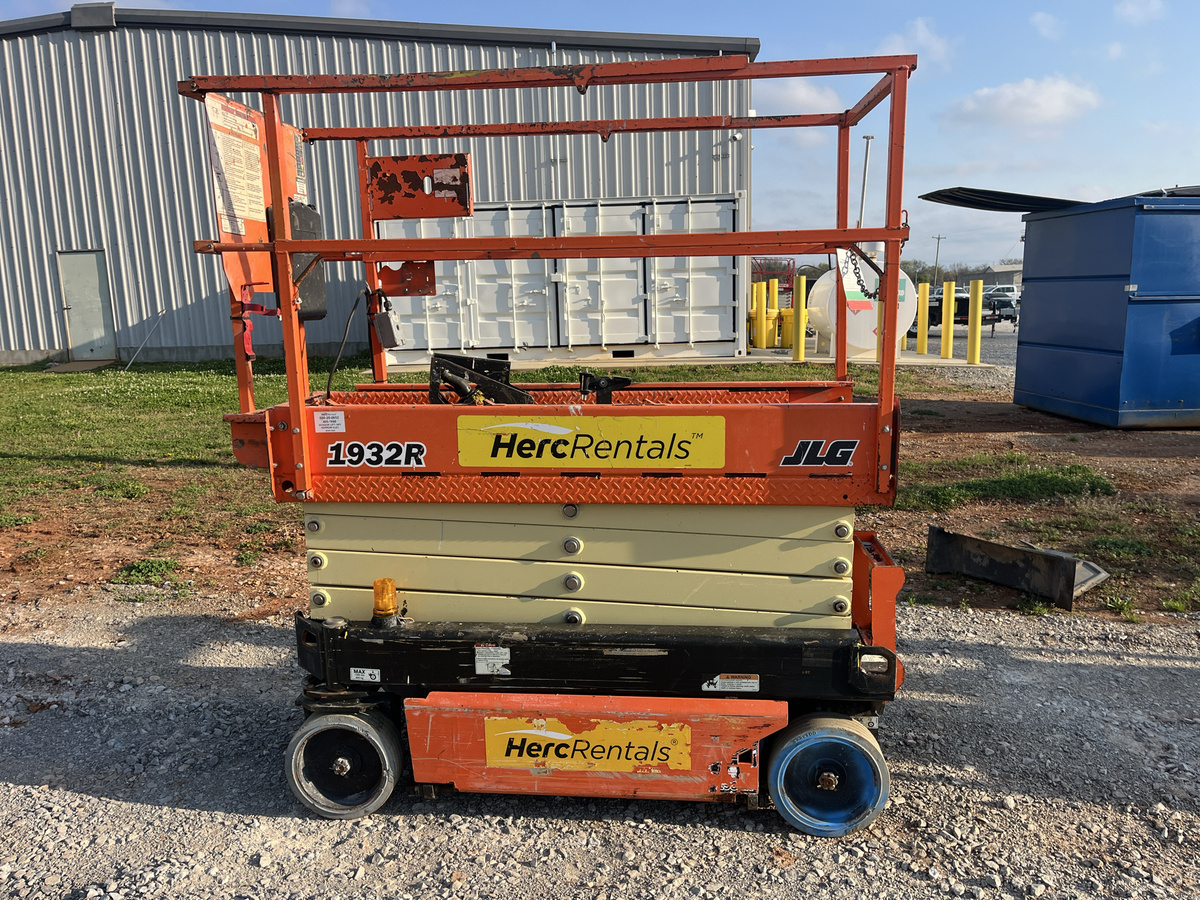 2018 JLG 1932R-2