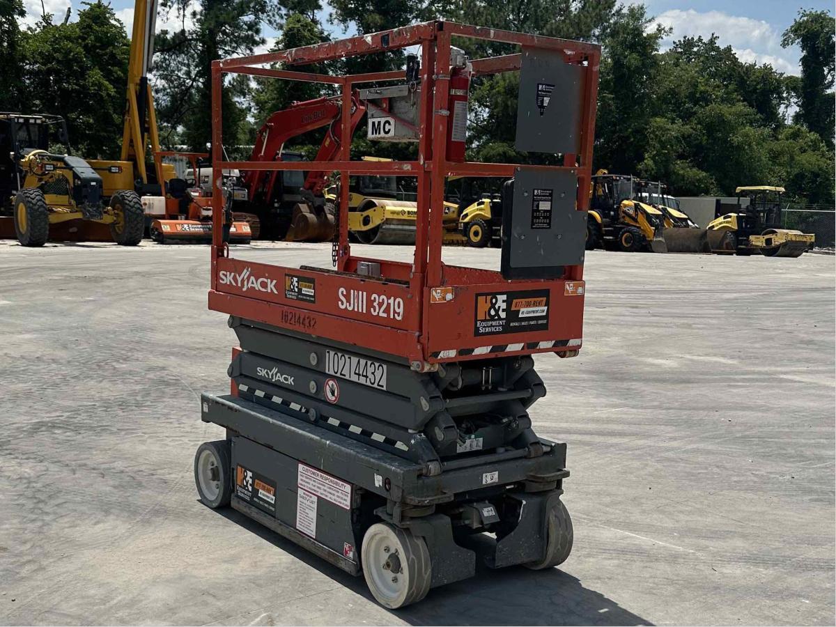 2017 Skyjack SJ3219