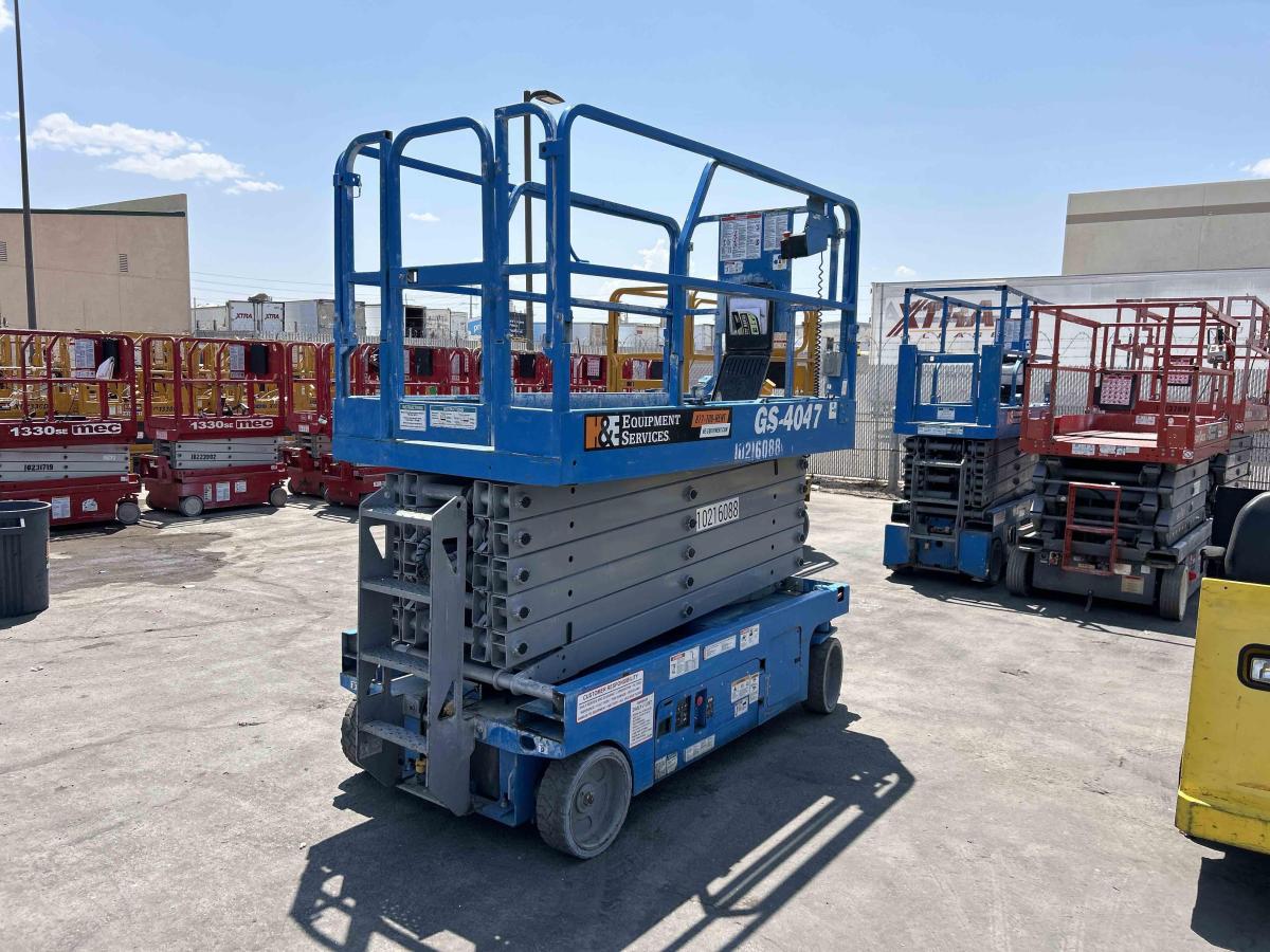 2017 Genie GS-4047