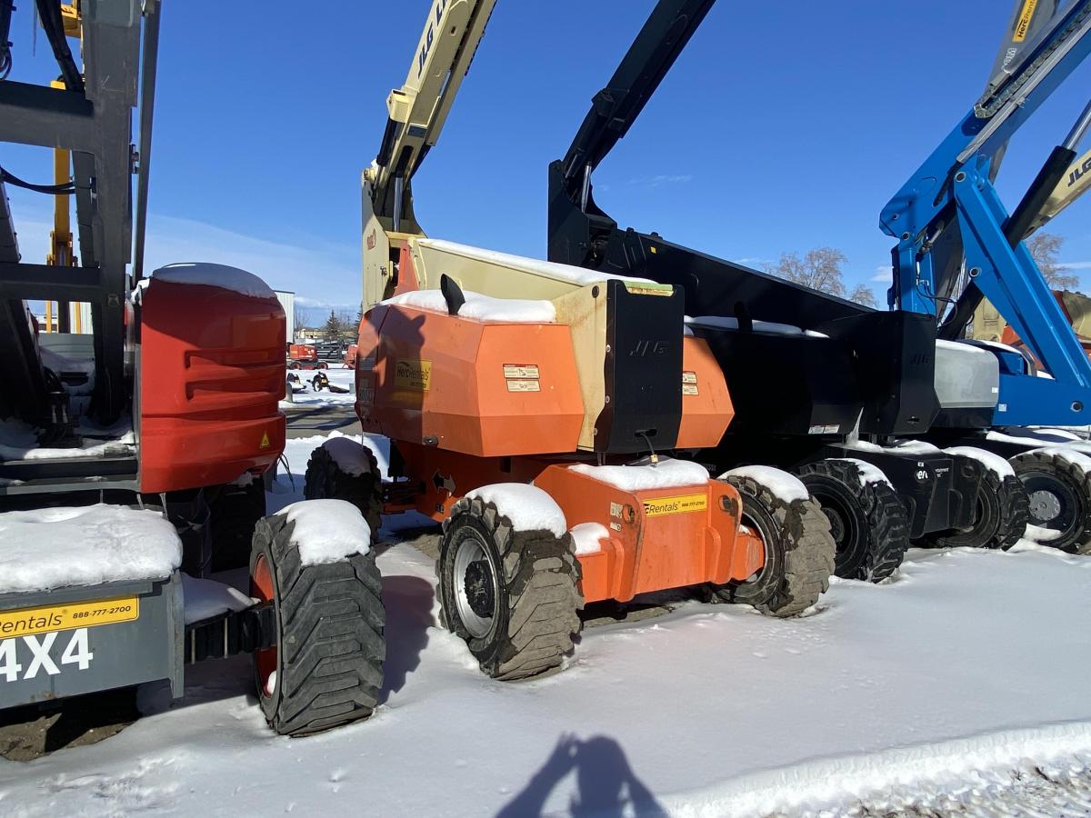 2011 JLG 800AJ