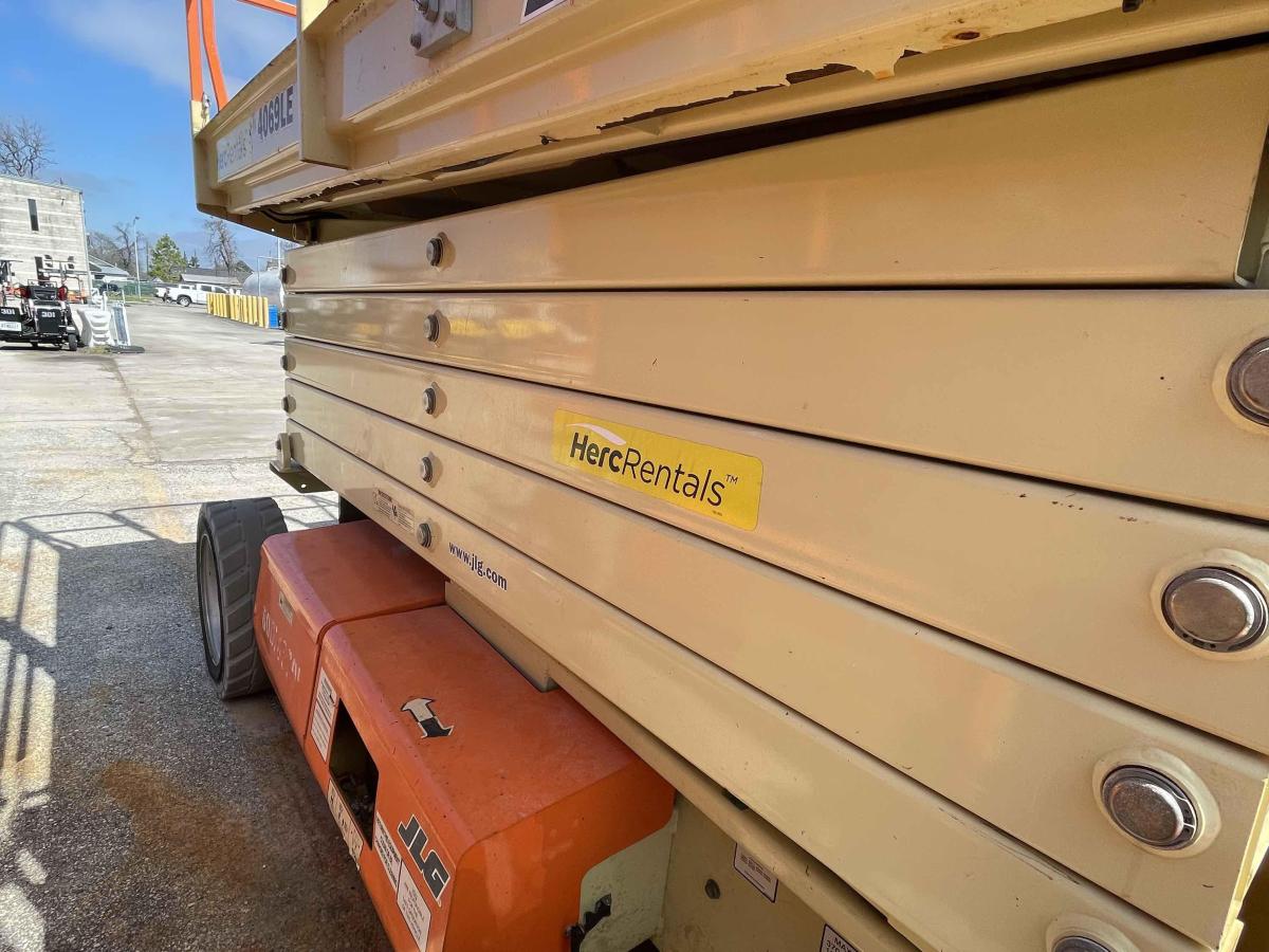 2017 JLG 4069LE