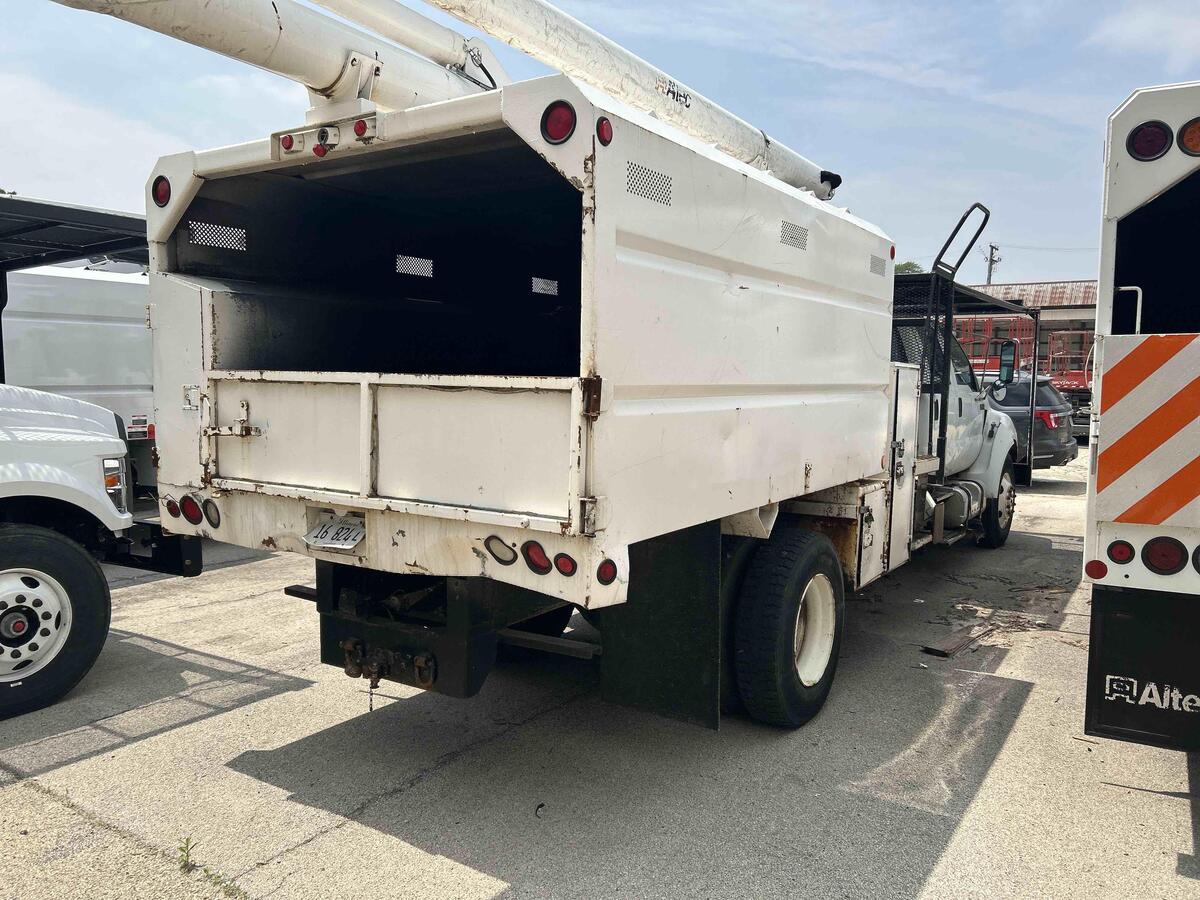 2000 Ford F750-5
