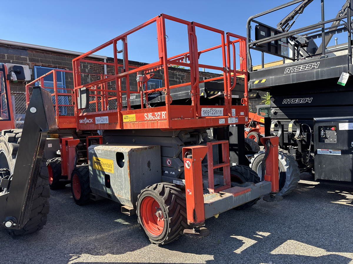 2019 Skyjack SJ-6832RT