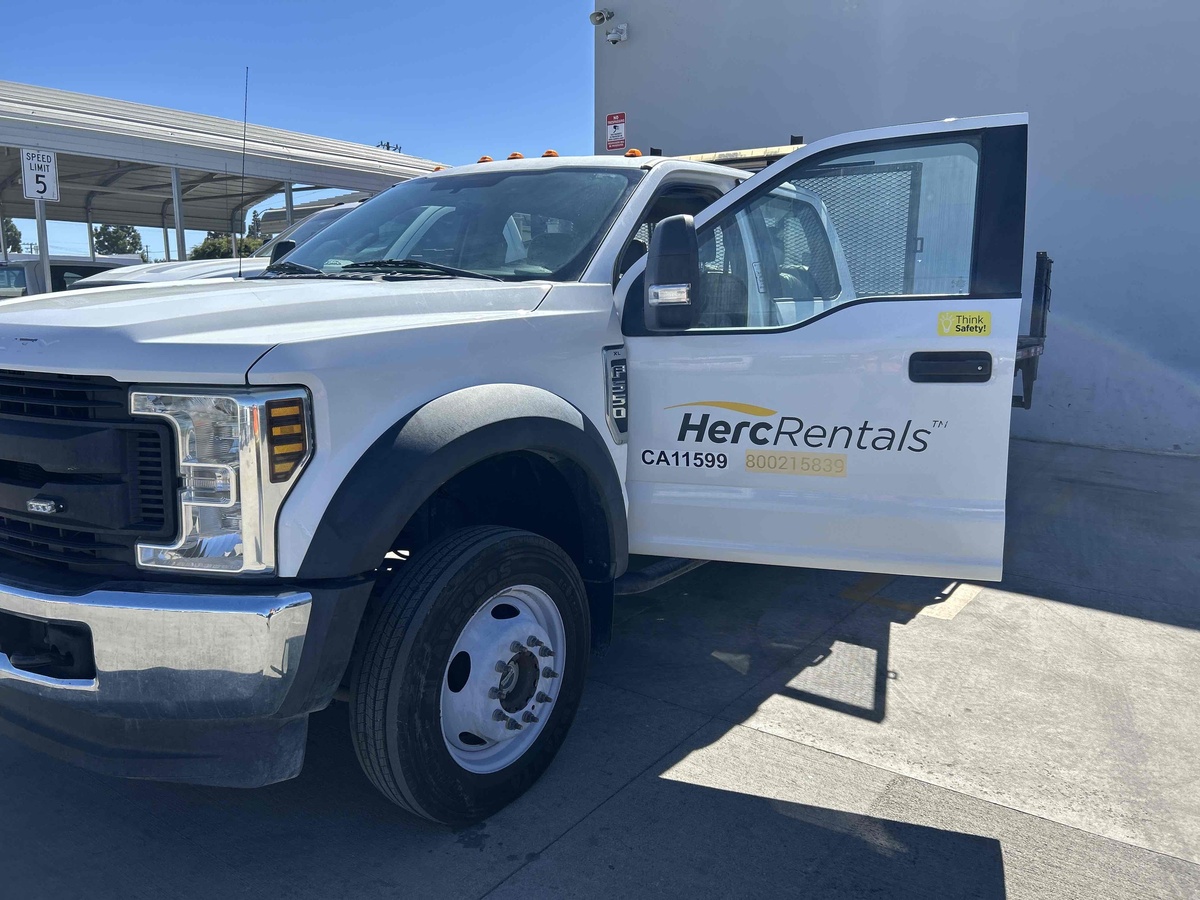 2018 Ford F550-3