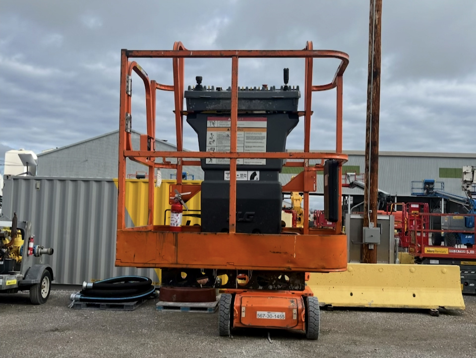 2016 JLG E400AJPN-4