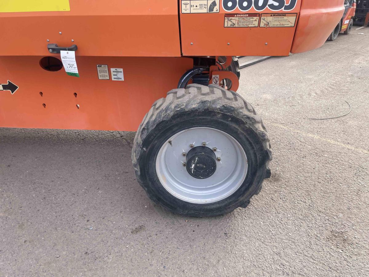 2017 JLG 660SJ