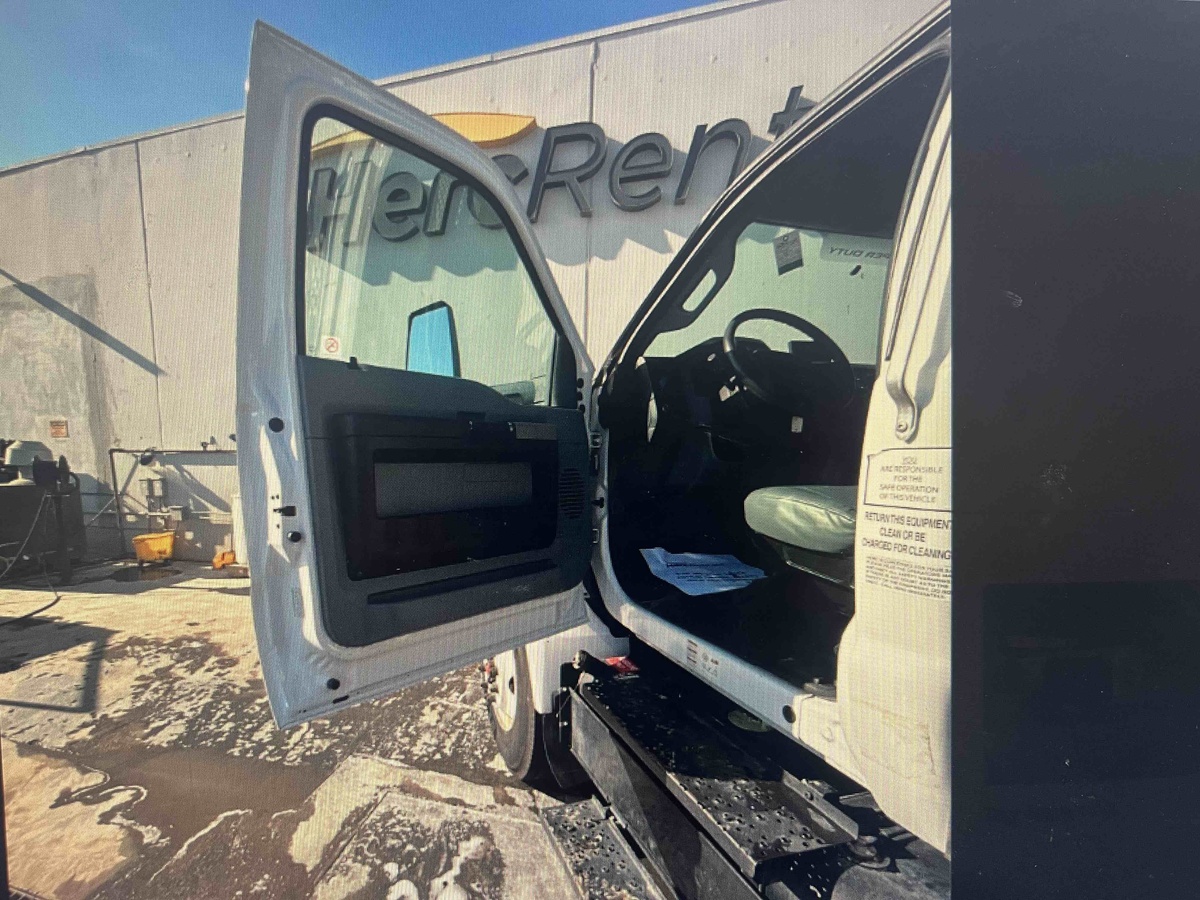 2018 Ford F750-10