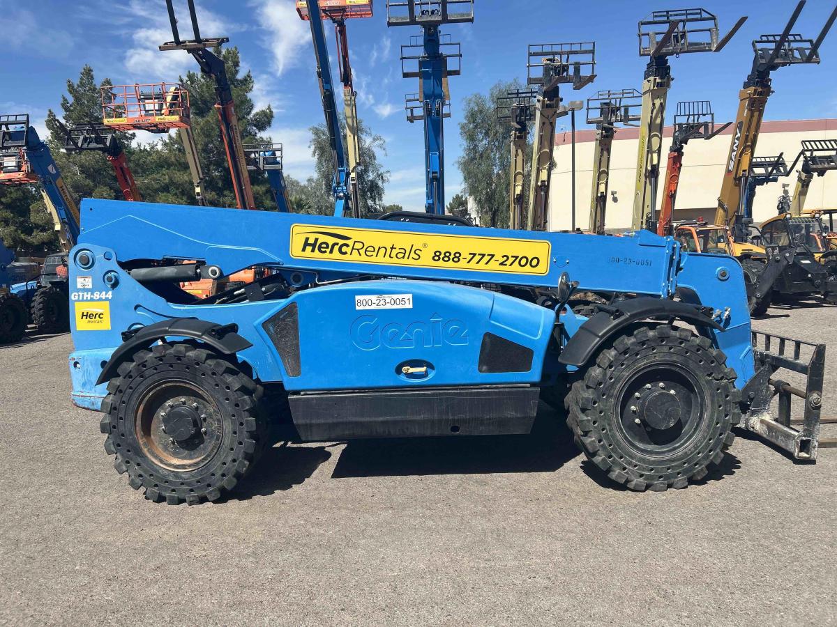 2018 Genie GTH 844
