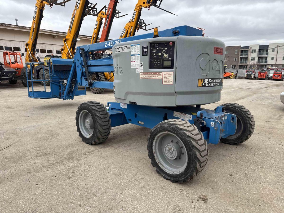 2017 Genie Z-45/25 RT