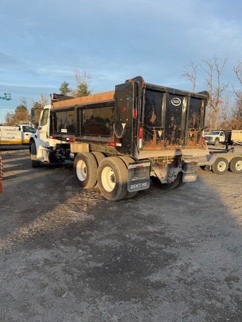 2018 Freightliner M2106-2