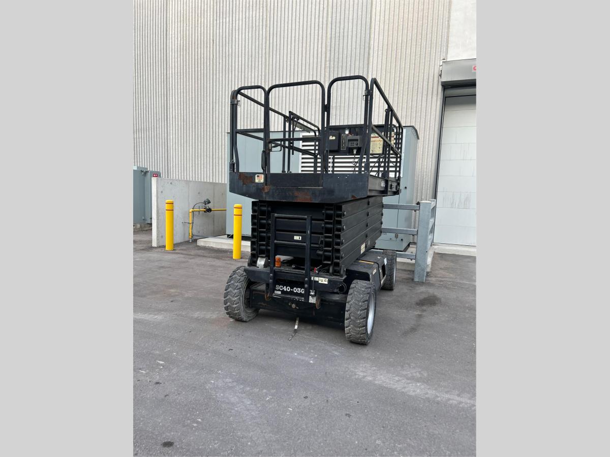 2015 JLG M4069LE-4