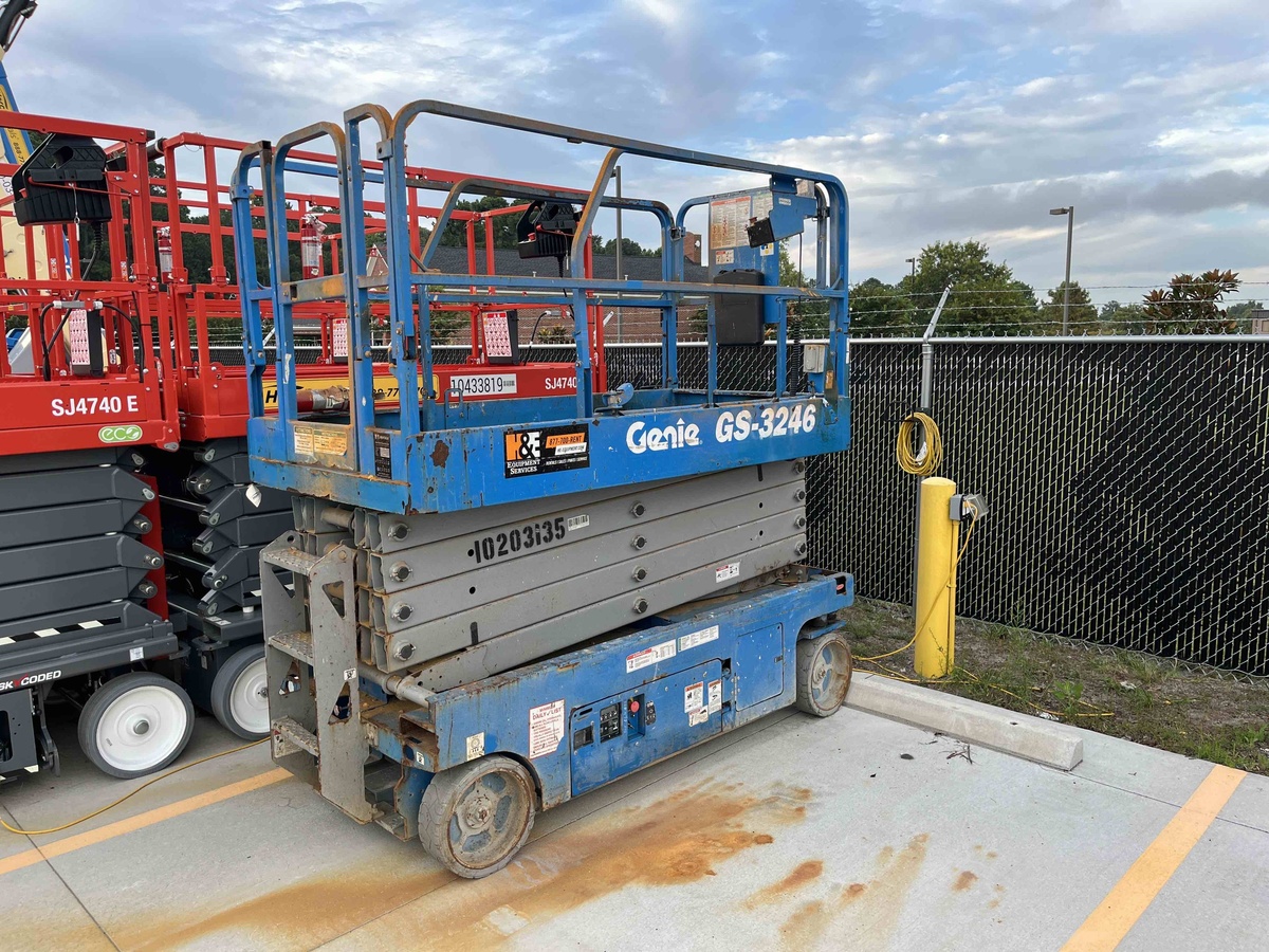 2016 Genie GS-3246-8