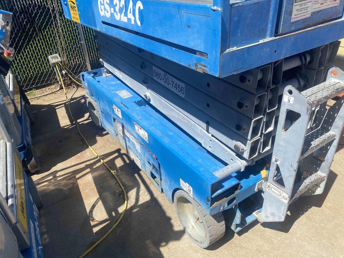2015 Genie GS-3246