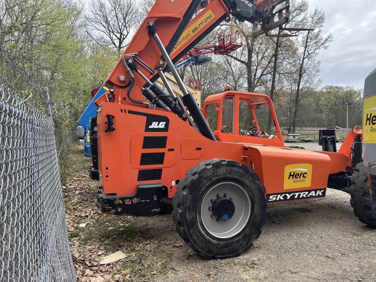 2022 SkyTrak 10042