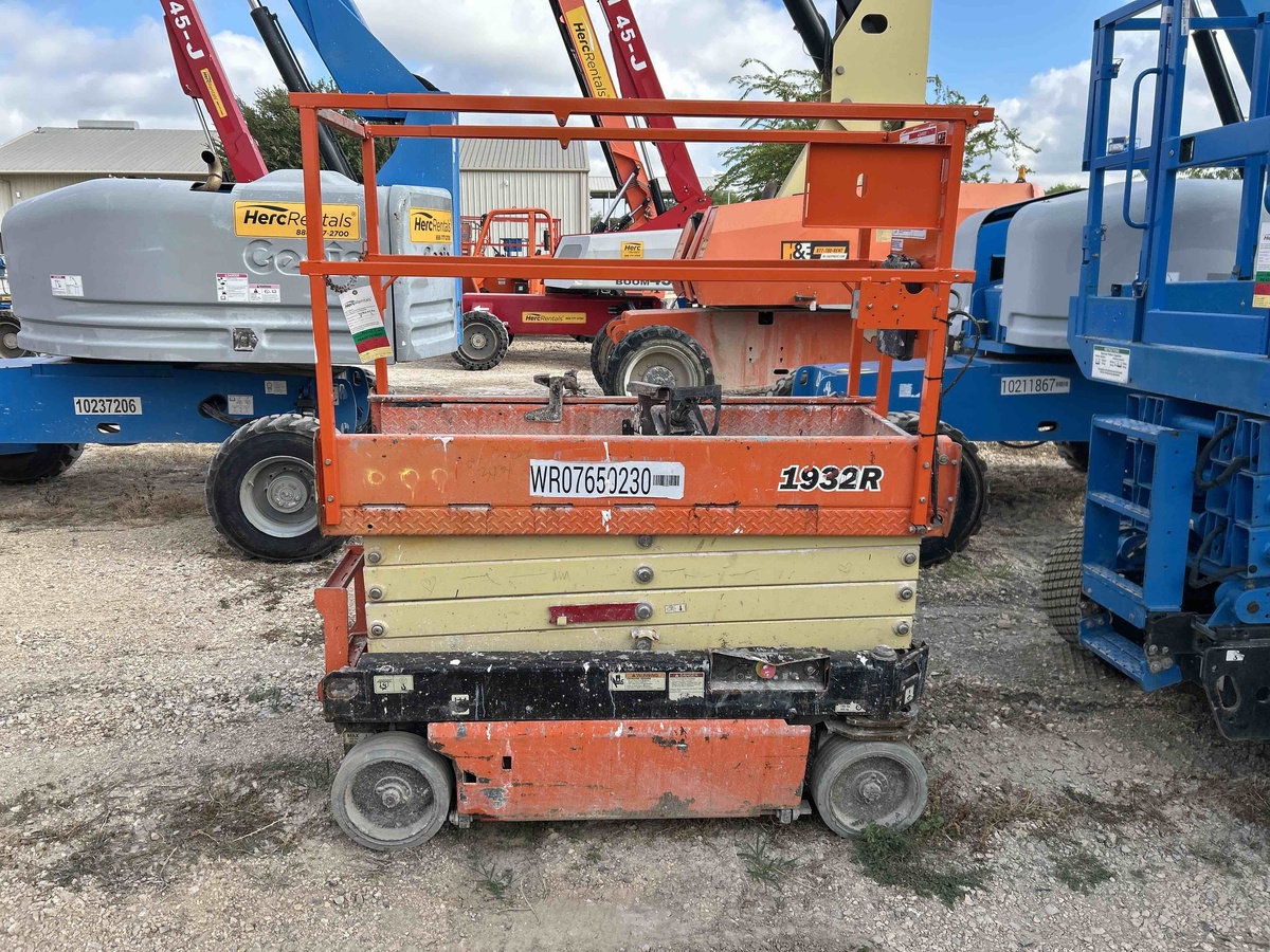 2018 JLG 1932R-2