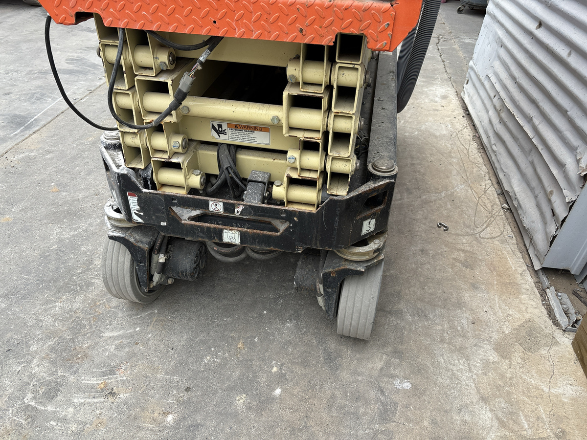 2019 JLG 1932R-7