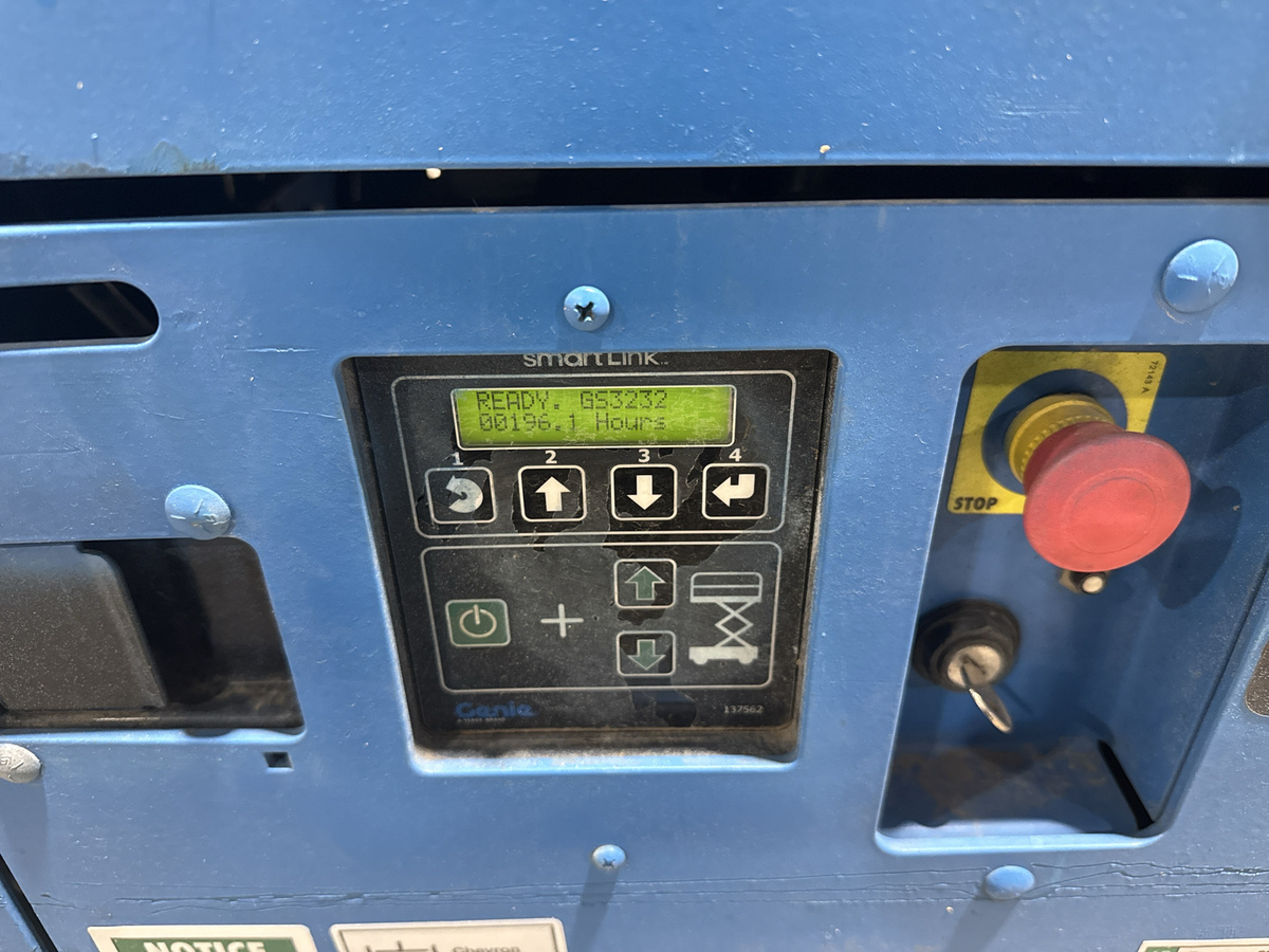 2018 Genie GS-3232