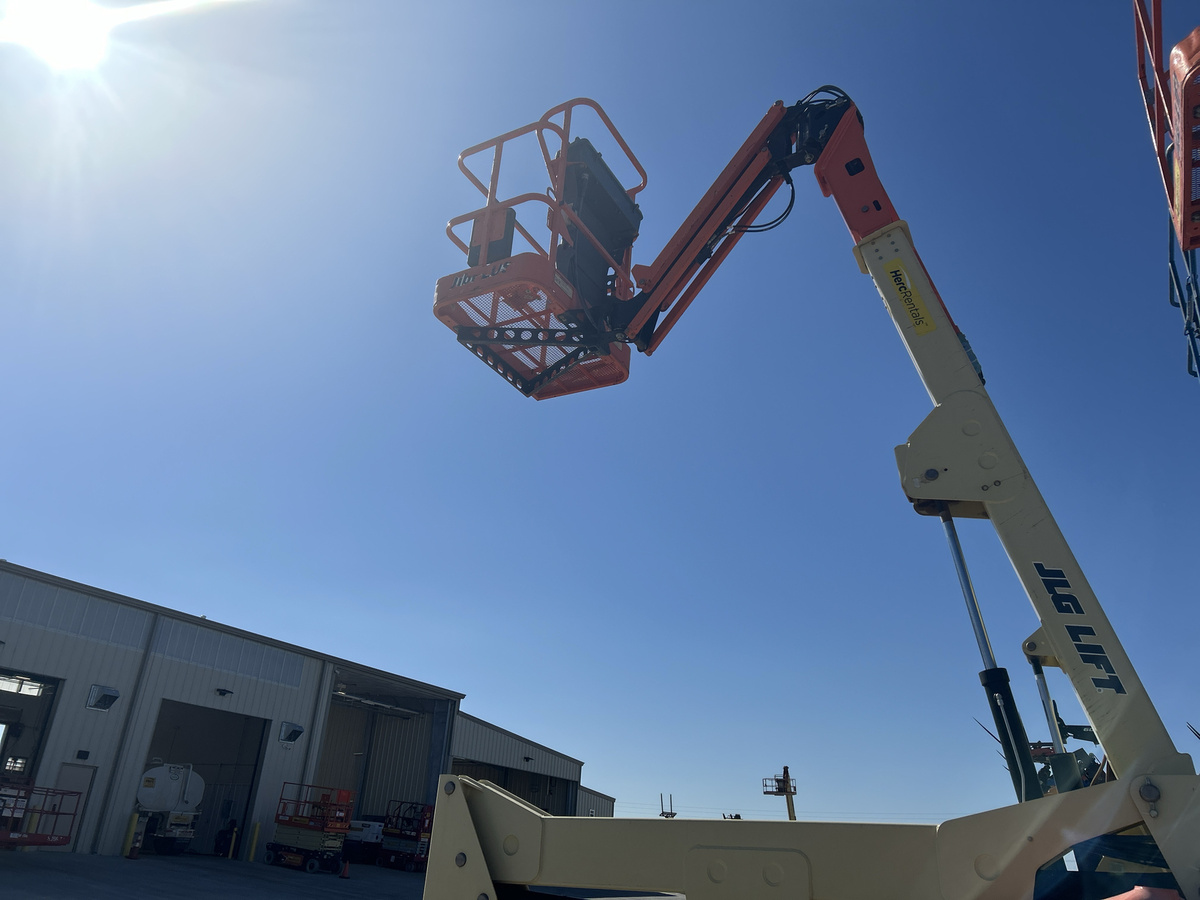 2015 JLG E400AJPN-7