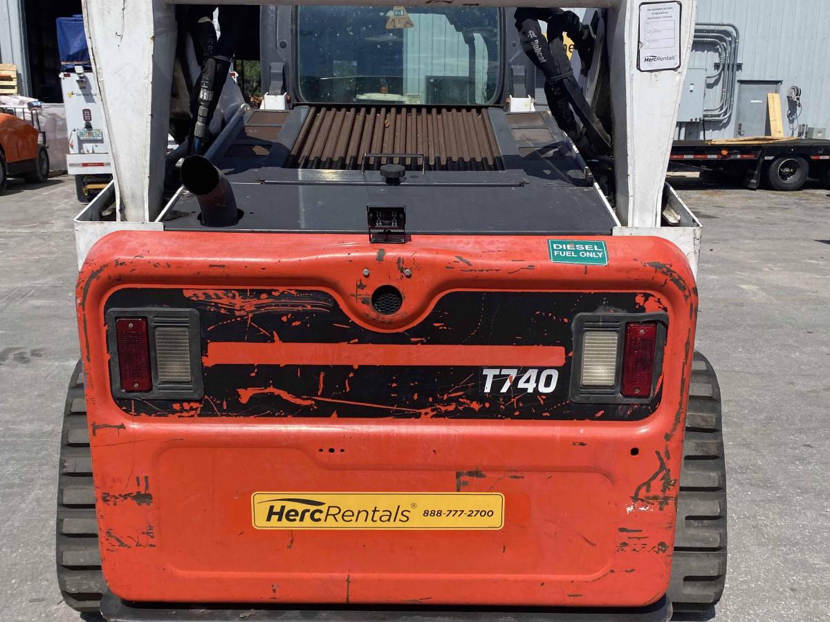 2020 Bobcat T740