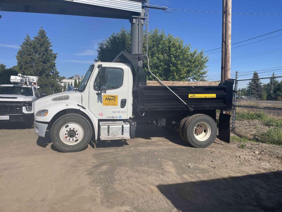 2018 Freightliner M2106