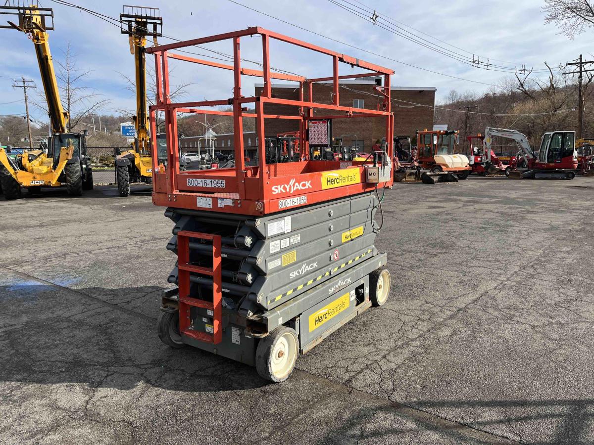 2017 Skyjack SJ4740