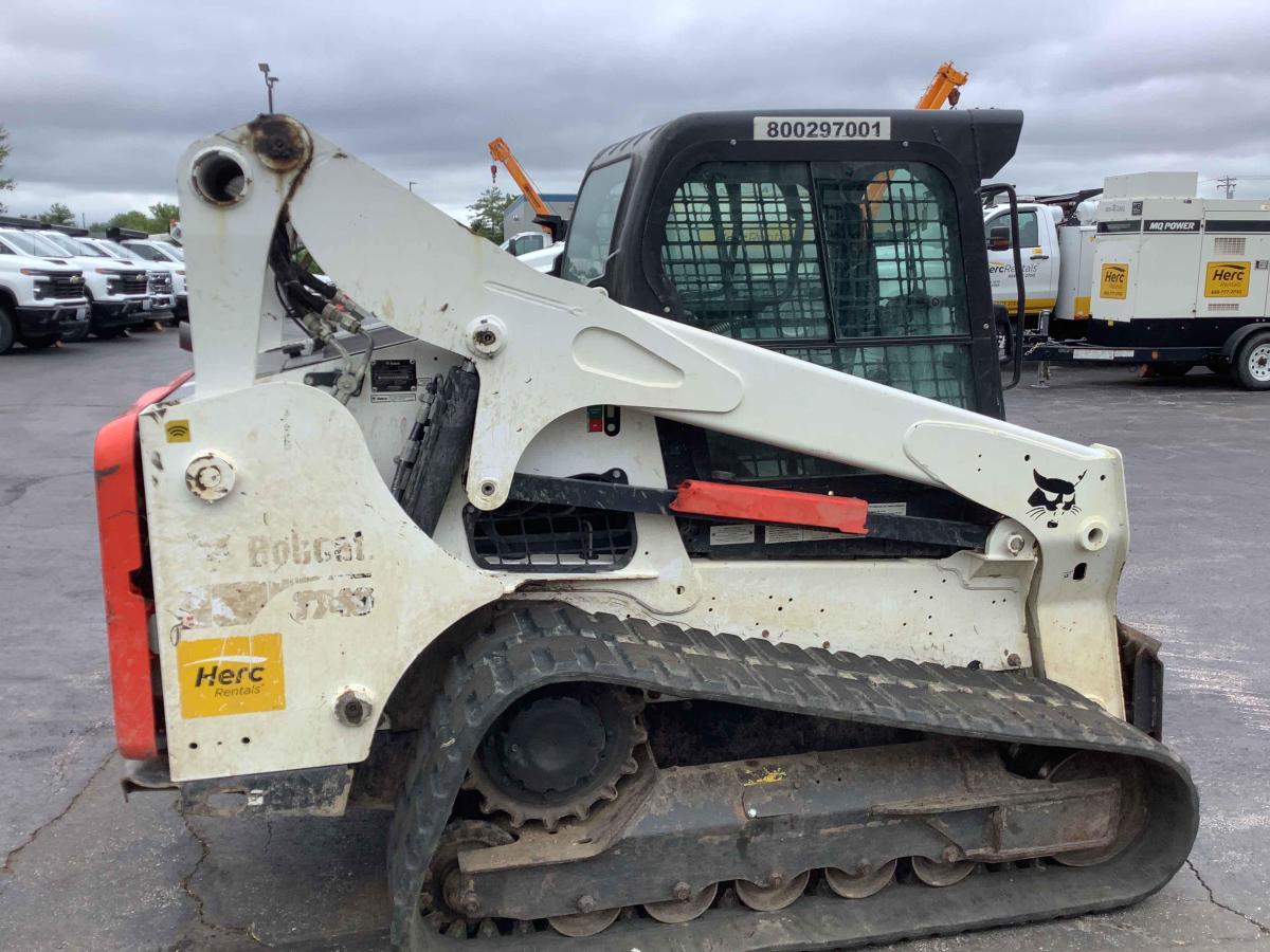 2021 Bobcat T740-9