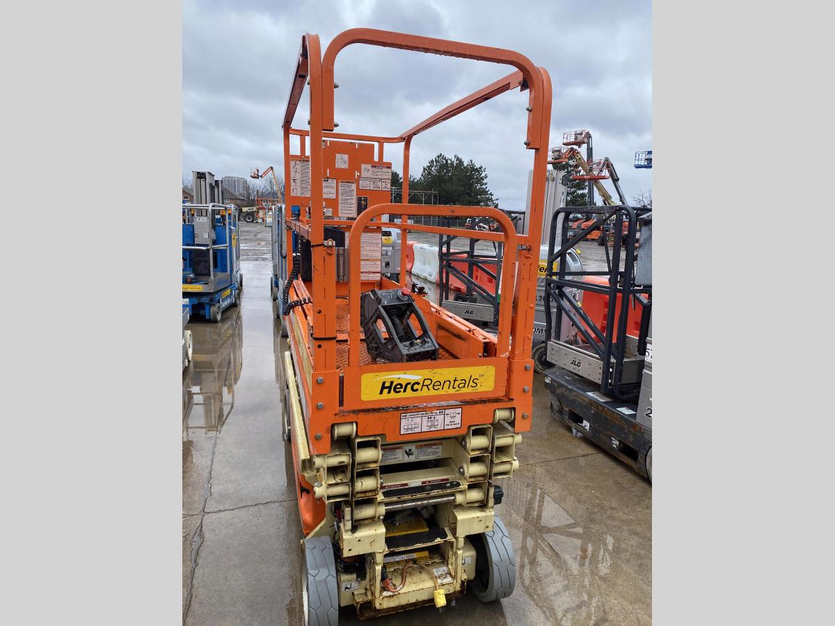 2017 JLG 1930ES