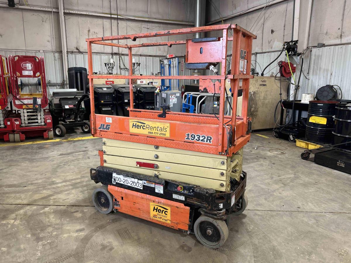 2018 JLG 1932R