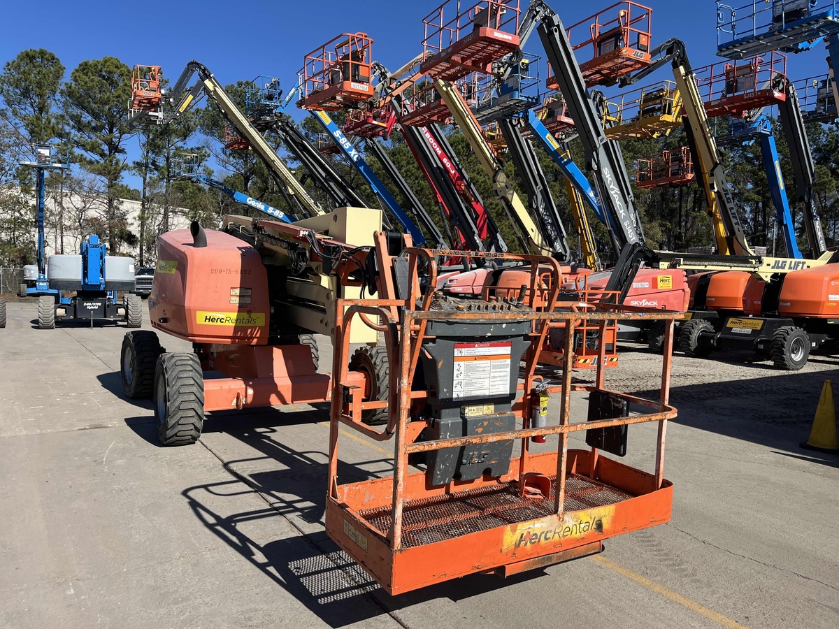2017 JLG 450AJ-4