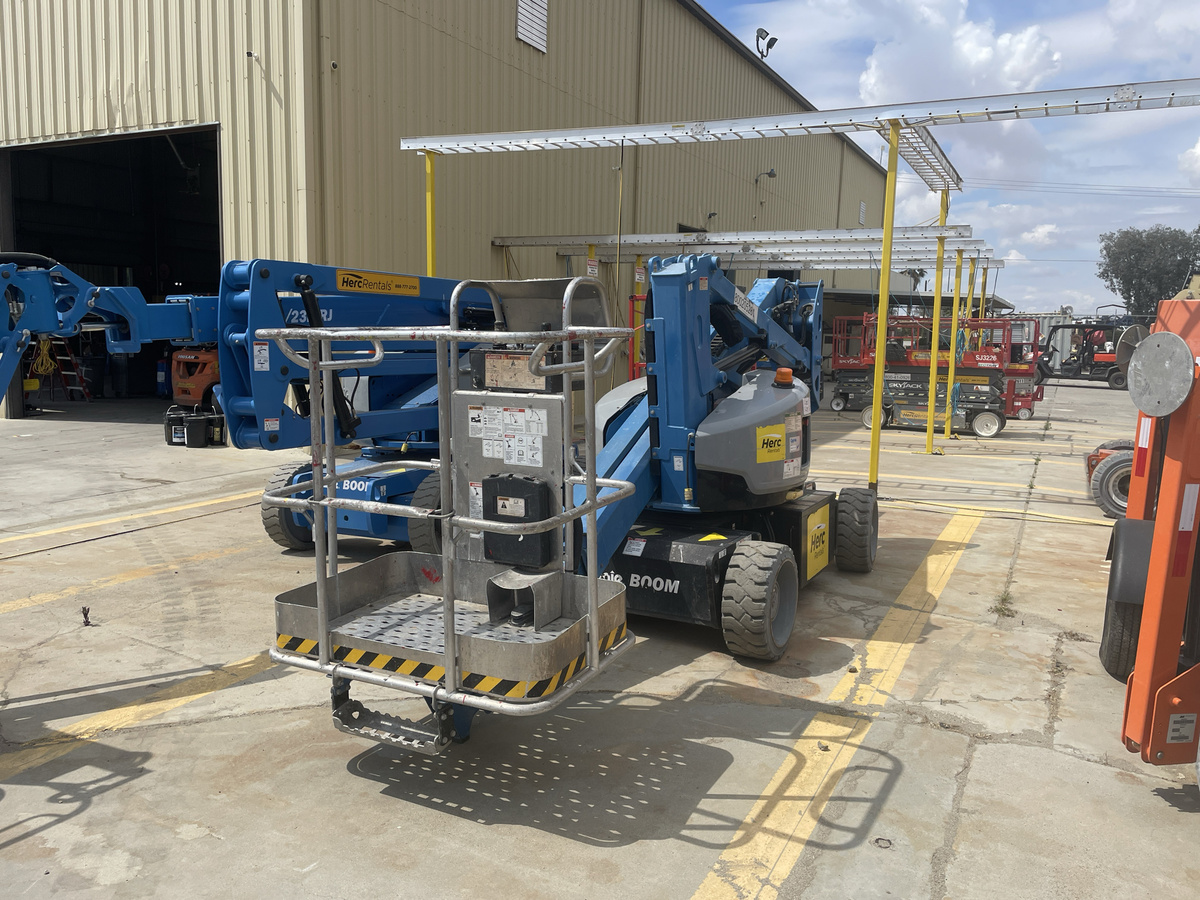 2018 Genie Z-33/18