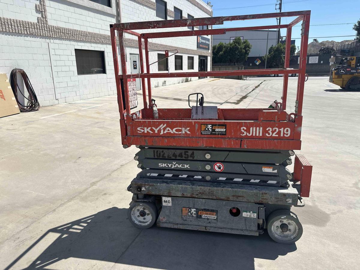 2017 Skyjack SJ3219