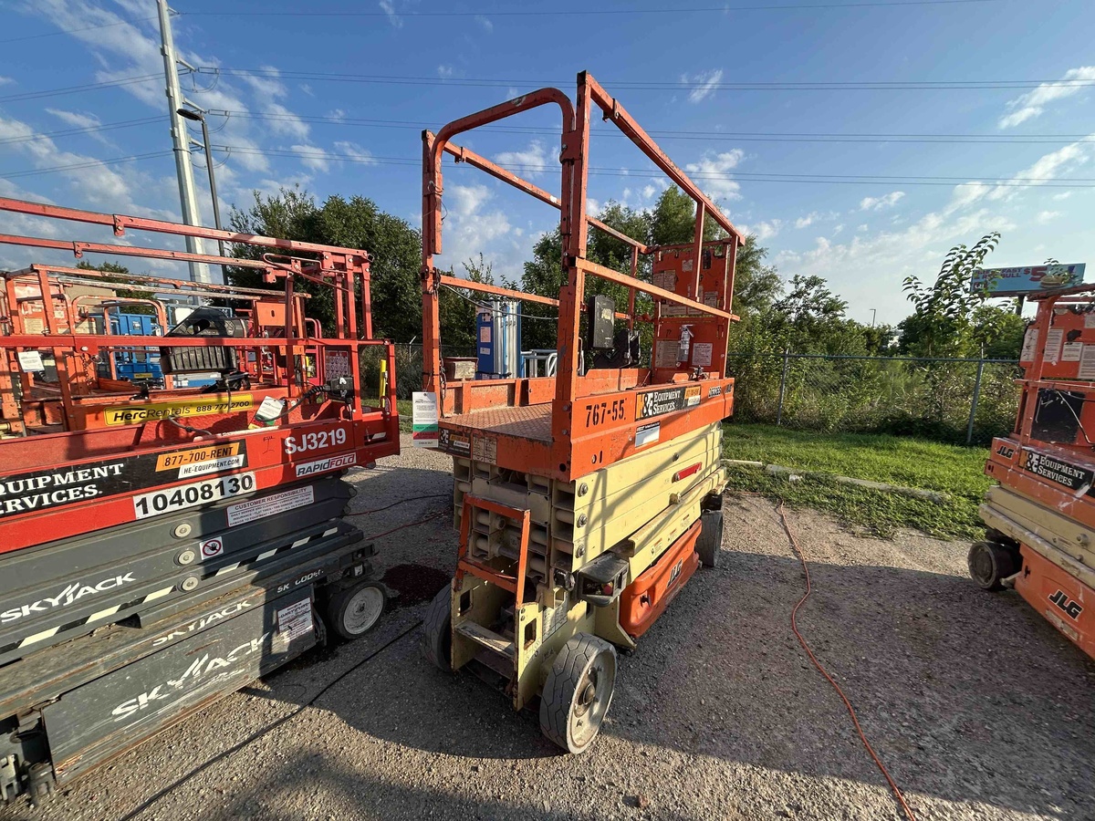 2017 JLG 2632ES-7